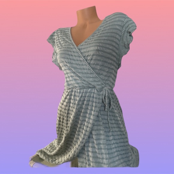 Caution to the Wind sea foam green dress - Picture 2 of 8